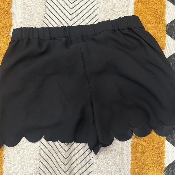 Madewell Like New Black Scalloped Shorts Size Medium - Picture 4 of 4